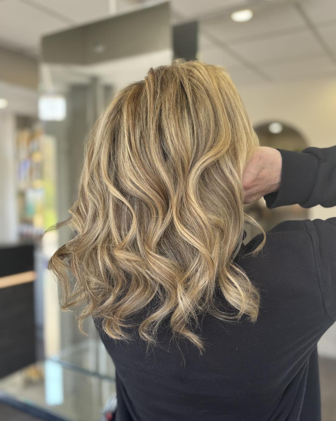 What Are the Effects of Hair Bleach or Getting Blonde Highlights?