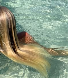 Why Blonde Hair Breakage Feels Worse in Summer